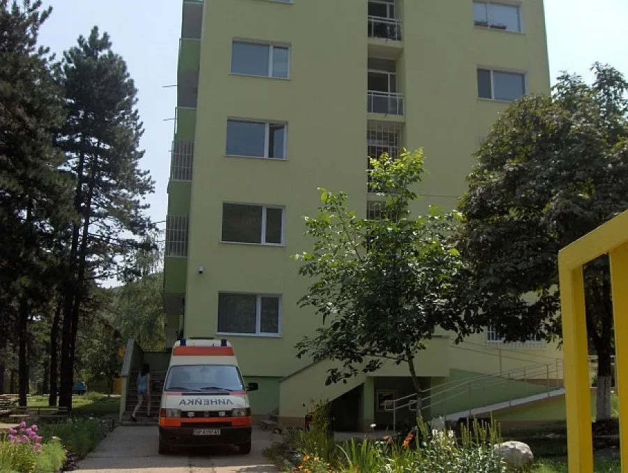 Изграждат защитено жилище за психично болни