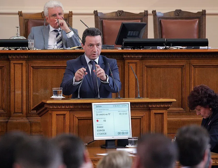 БСП ще търси в кои банки са държавните пари