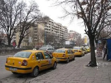 Чиновници разкриха нелегален паркинг за таксита