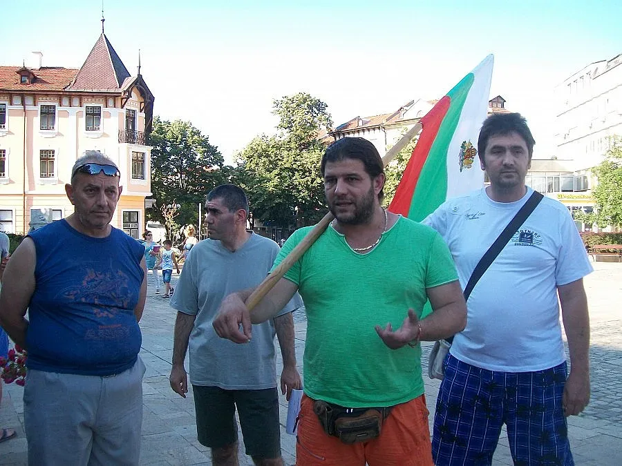 Само петима излязоха на протест във Враца