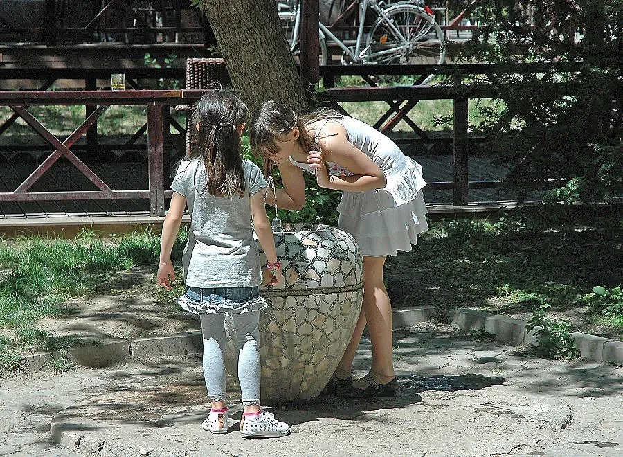 Столична община раздава вода в горещините