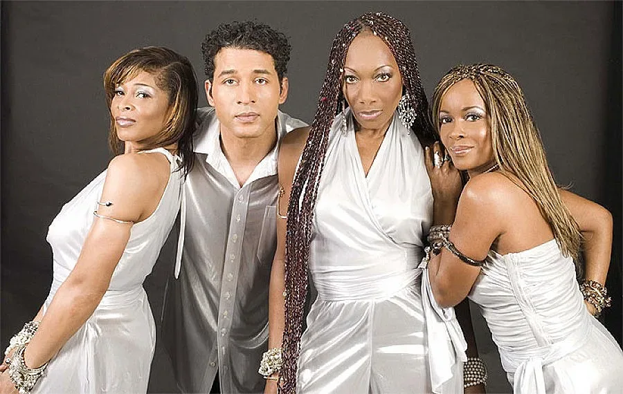 "Бони M" купонясват в Калояновата крепост