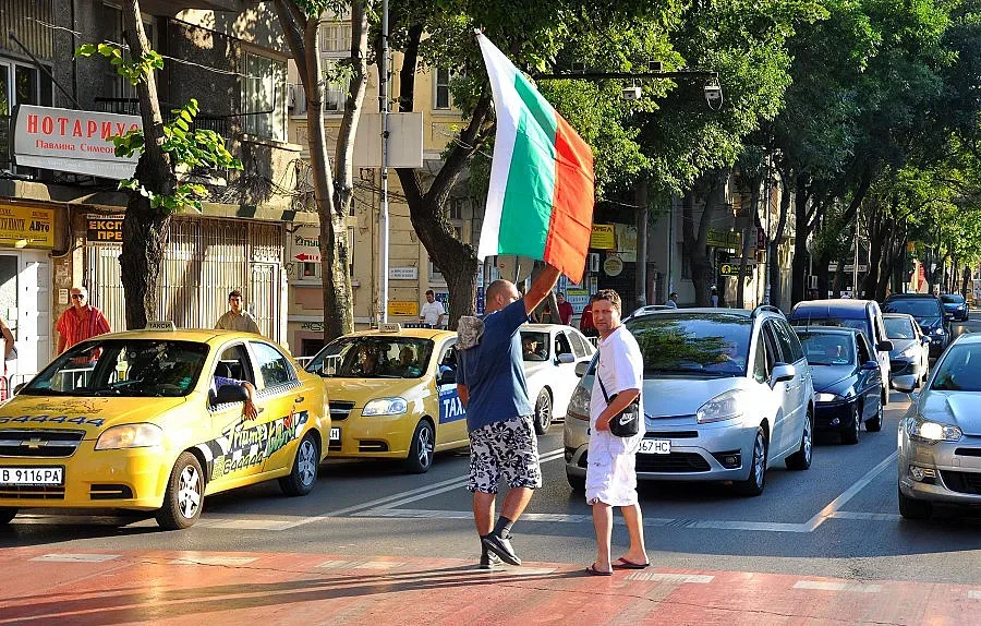 Броят на протестиращите в страната се стопи в пъти