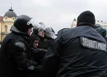 Деветима в ареста за два часа
