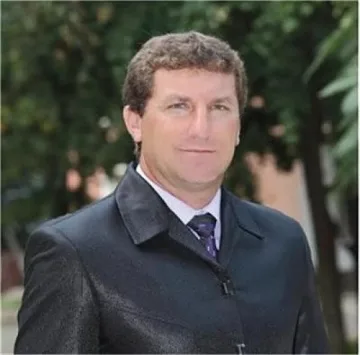 Пътуване отложи кметско отстраняване