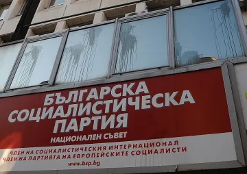 Корнелия Нинова: Депутатите от ГЕРБ се регистрират и после пият кафета