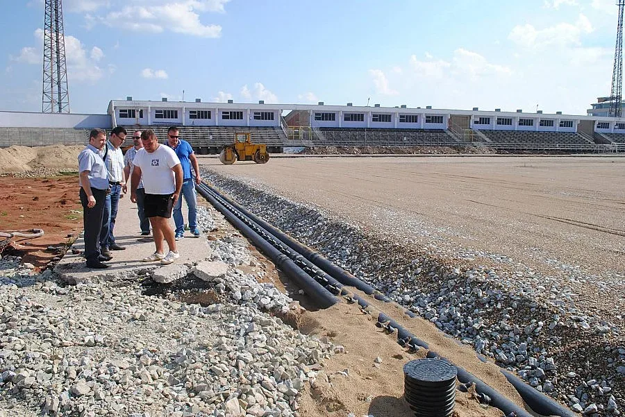 Стадион "Ивайло" готов за мачове след месец