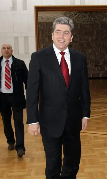Първанов с кърваво писмо