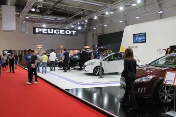 Рекорден брой посетители на автосалон в София