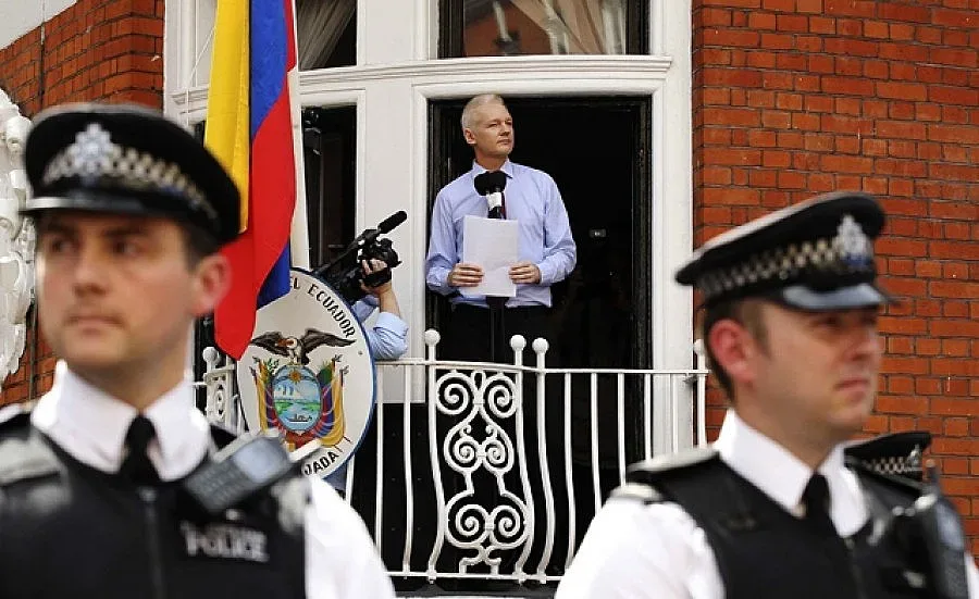 Еквадор ще продължи да подкрепя Джулиан Асанж