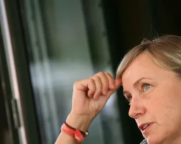 Сълзотворна граната уцели Елена Йончева в Истанбул