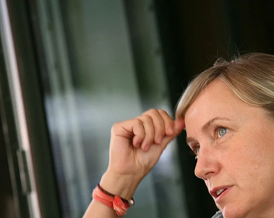 Сълзотворна граната уцели Елена Йончева в Истанбул