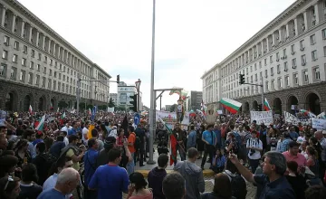 Бизнесът: Стига викове, да хващаме мотиката