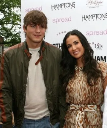 Деми с отмъщение за Аштън 