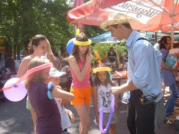 Приказни герои забавляваха децата на Кърджали