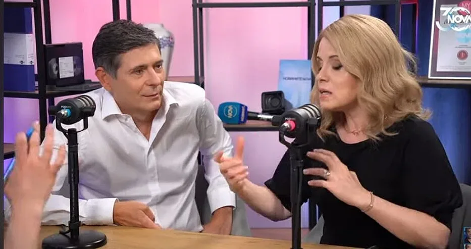 Виктор Николаев издаде подробности от студиото. Какво им шепнат в слушалката