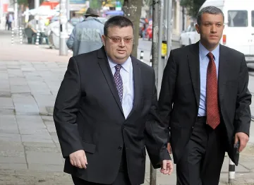 Обвинител №1 подкрепи промените в "бръмбарите"