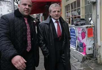 Чудо, "Титан" отказва пари