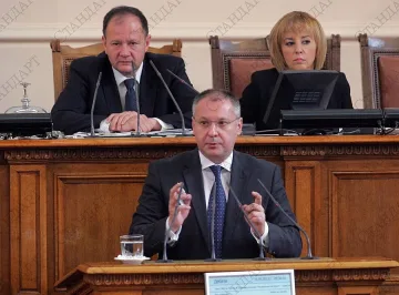 Станишев: Не мисля, че сме взривили обществото с Пеевски 