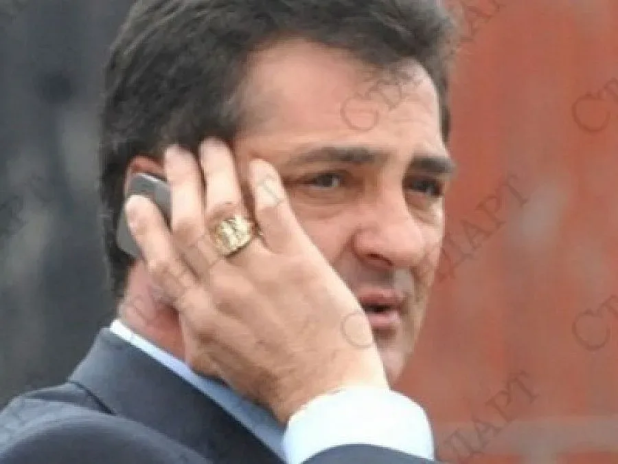 Джиби подписа с Локо Сф 