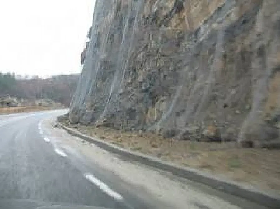 Бандити обраха румънски търговци на череши