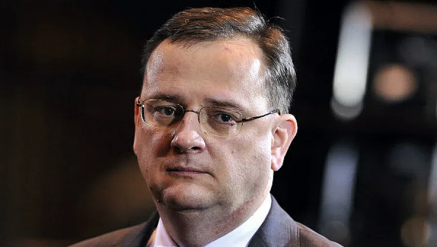 Полицията арестува приближени на премиера на Чехия