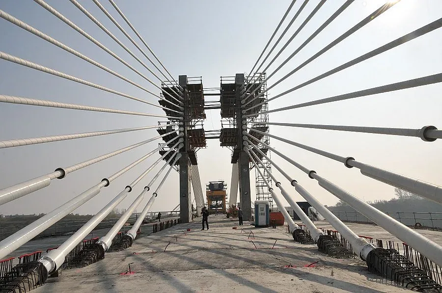 Подвижни кабинети за първите мъже по Дунав мост 2