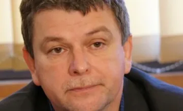 Кандидатът за кмет на Варна разпуска с тенис и плуване