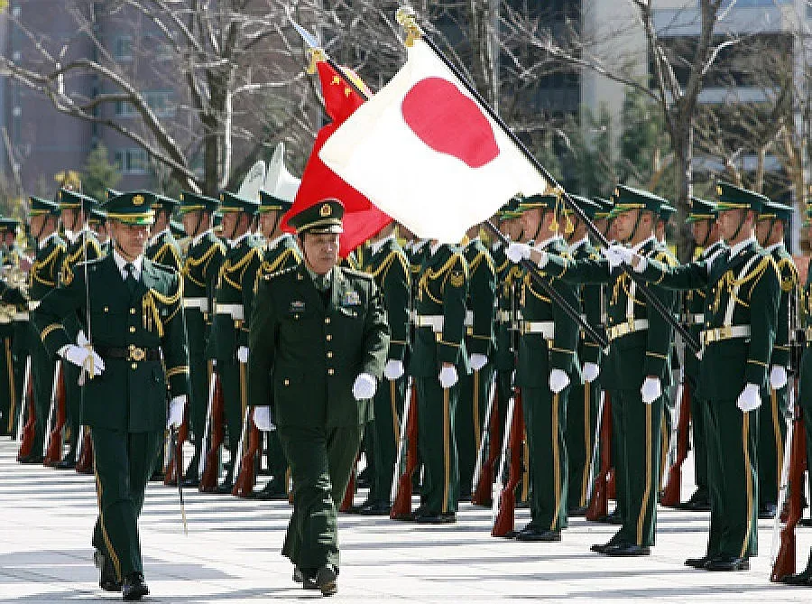 Япония променя ролята на въоръжените си сили
