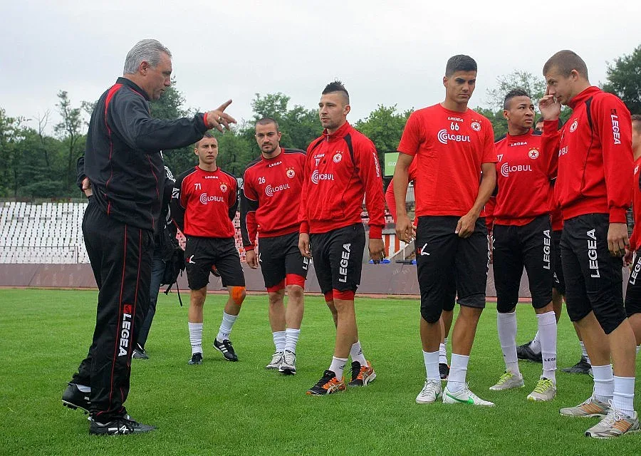 Каре нови започнаха с ЦСКА, изгонените гледат