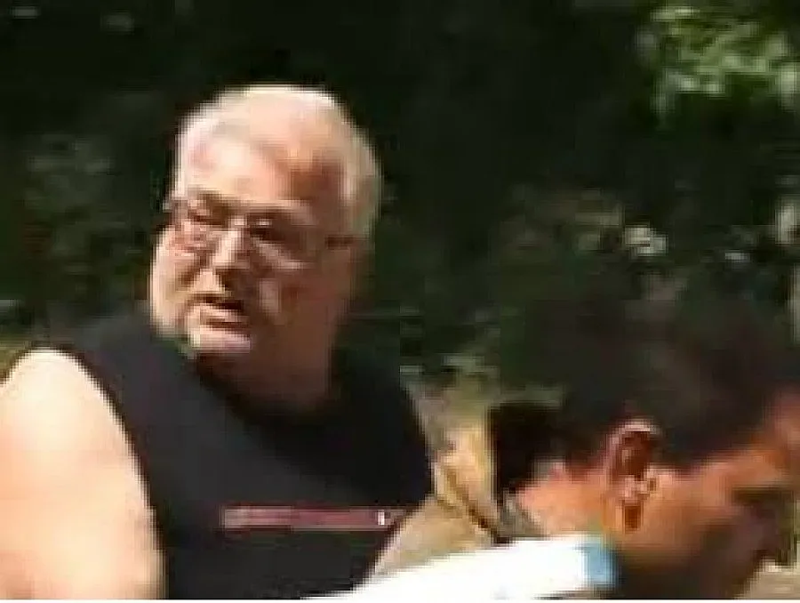 Отново арестуваха мъжа, влачил куче с колата си