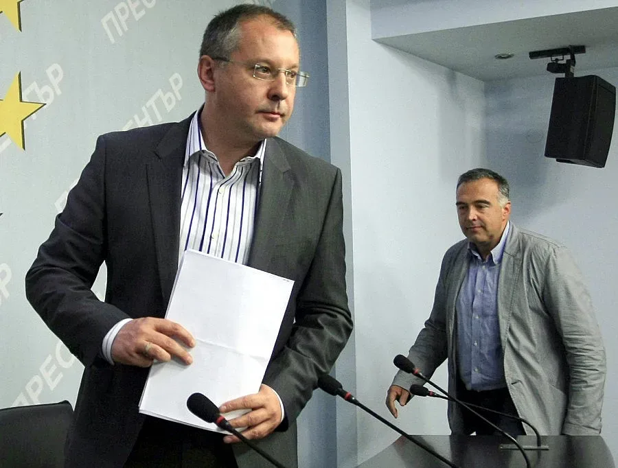 Опрощават данъци срещу стипендии