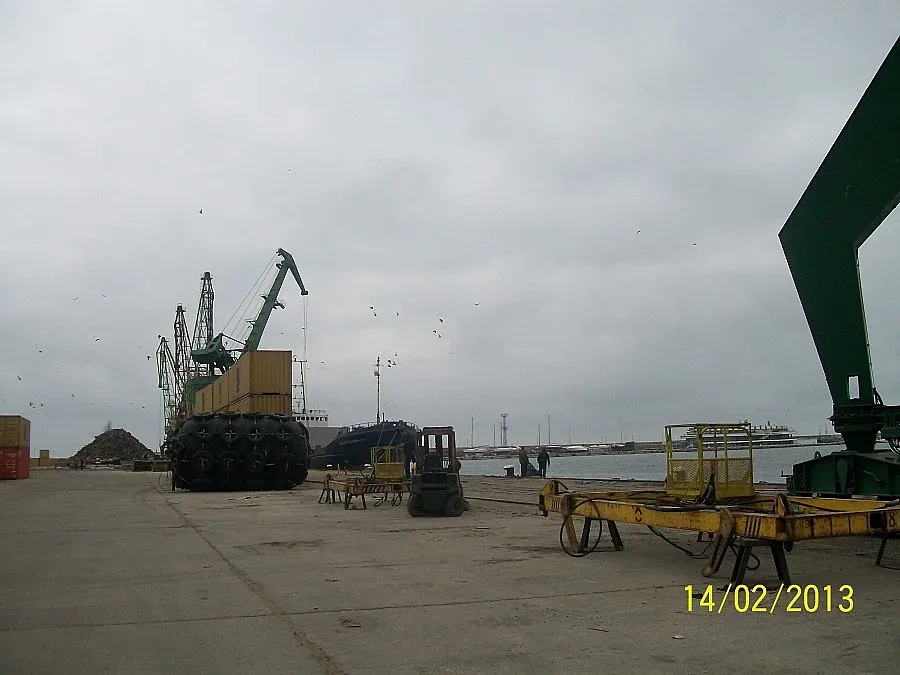 Портът в тежка битка за товарите за газопровода