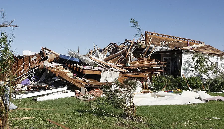 Куче уби дете, спасено от торнадото в Оклахома 