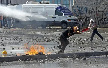 Водомети и булдозери превзеха площад Таксим