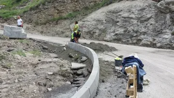 Ремонтират общински пътища в Банско