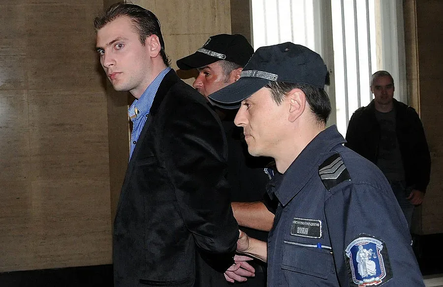 Съдът остави Октай Енимехмедов в ареста