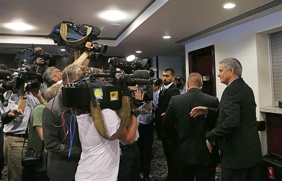 Моуриньо намекна за Рууни, иска Торес