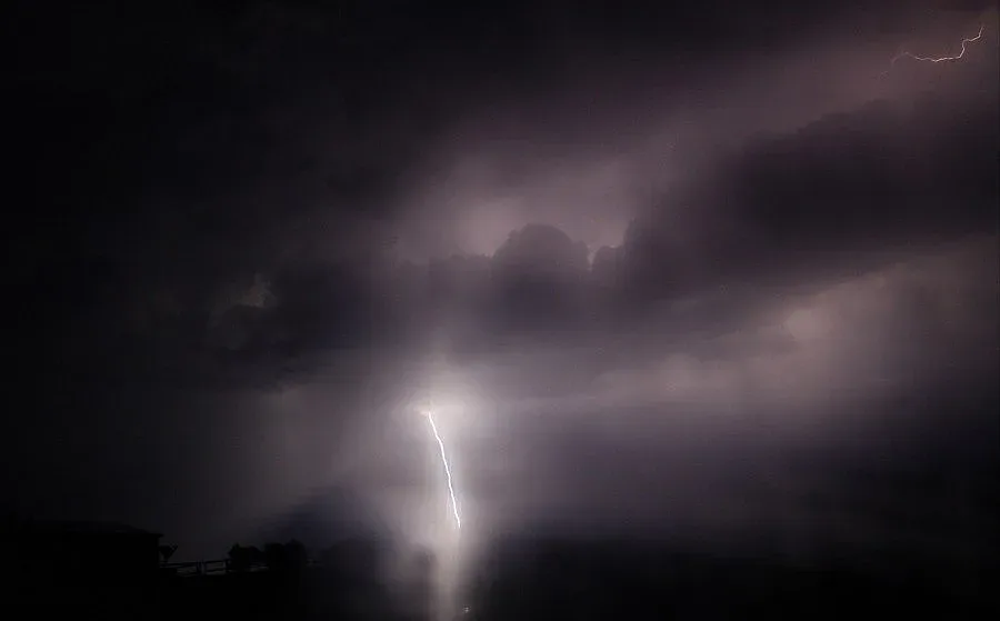 Мълния уби жена и рани двама в Гоце Делчев