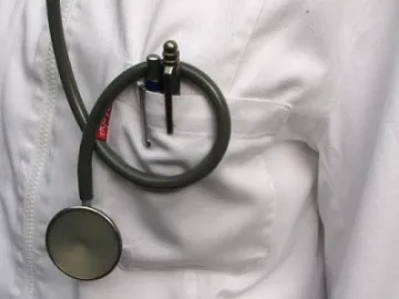 Почти половината пари за здраве вадим от джоба си