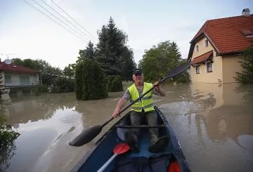 Дунав стигна 9 м в Будапеща