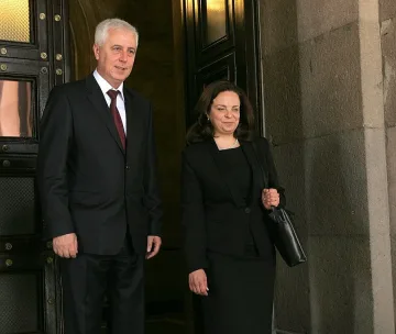 Андреева избира 11 шефове на болници