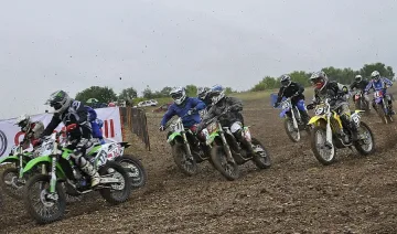 Състезател премаза треньора си с мотор