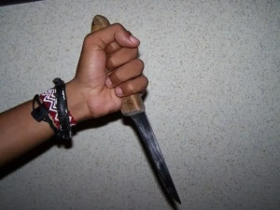 Наръгаха млад мъж в столицата