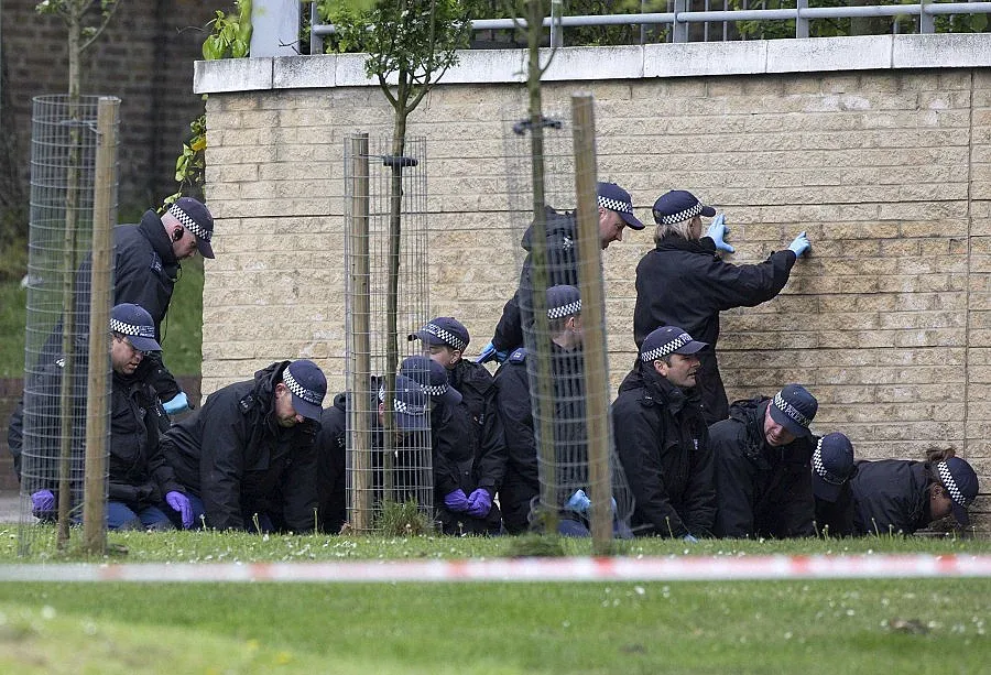 Крадци с бурки задигнаха часовници за 1 млн. паунда