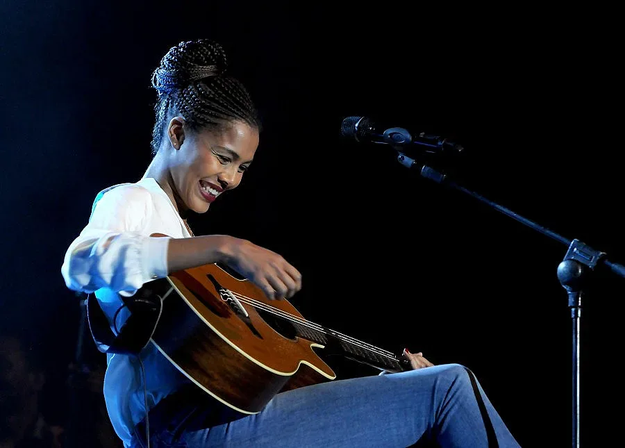 Айо си тръгна с българскa розa