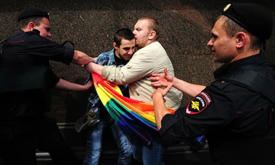 Русия може да криминилизира хомосексуалността