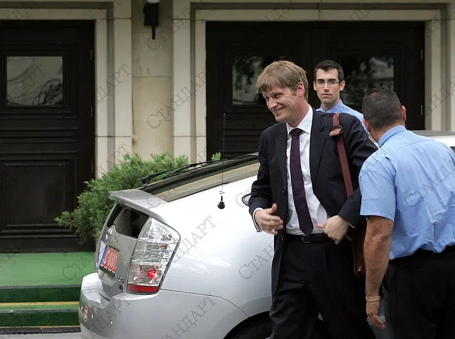 Британският посланик посети роми в Каварна