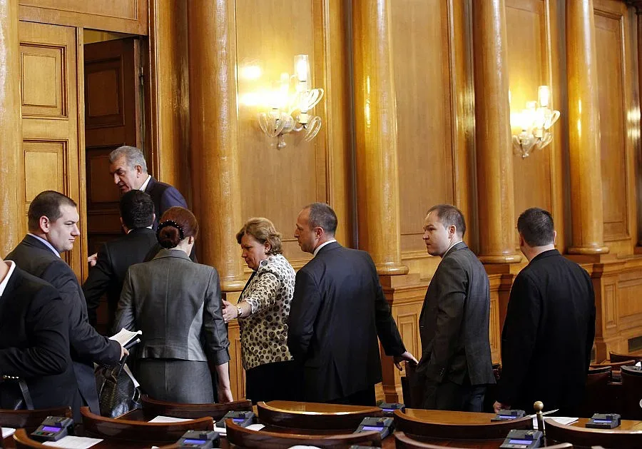 ГЕРБ пак напусна пленарната зала