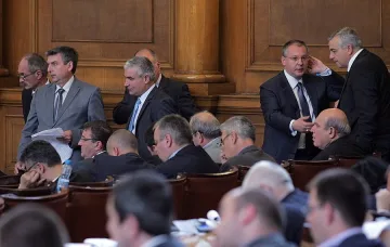 Депутати стават губернатори